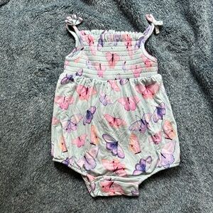 Posh Peanut Sleeveless Smocked Bubble Girls Romper 
one piece 3-6 Month Like New